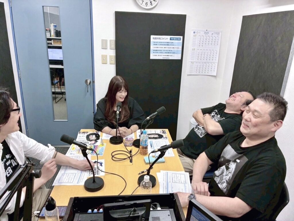 5/14(水)
FM HOT839 83.9MHz
『HirocoのカロリーオーバーMUSIC』の収録の様子3